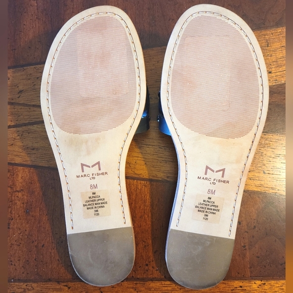NEW-MARC FISHER-Women's Slides-Size 8-Black & Silver - Picture 4 of 4